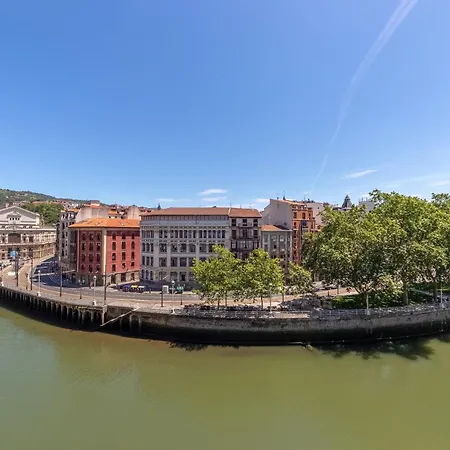 Con Vistas A La Ria ビルバオ